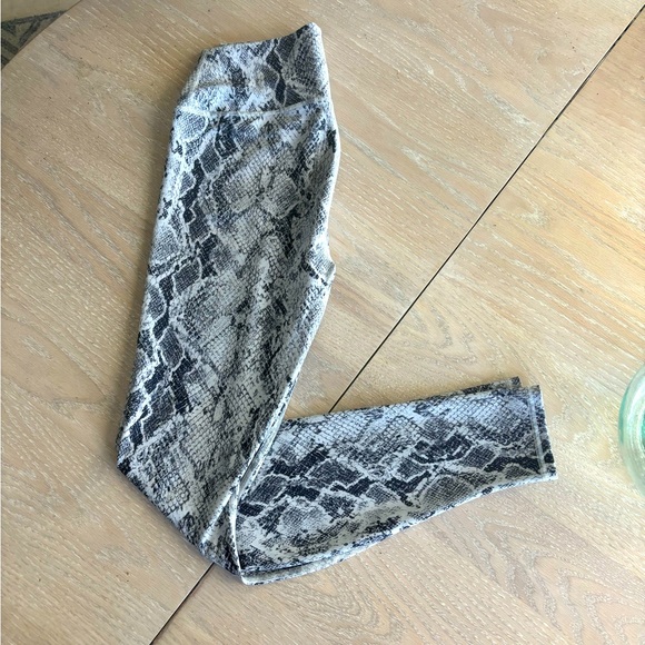 ALO high waist leggings - Picture 3 of 4